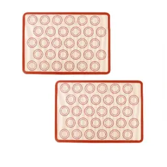 2 pieces Silicone macaron baking mat - 42 x 29.5 cm - Non-stick mat - Non-slip - Washable - Reusable - For making gingerbread / cake / bread - Non-stick silicone macaron baking tray - Red