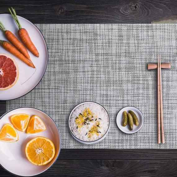 PVC placemat, 4 pieces non-slip heat-resistant placemats, washable vinyl placemats, set of 4 - gray