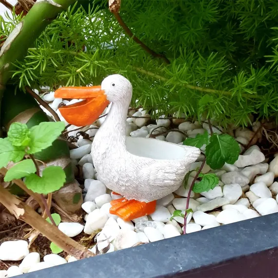 Cute Pelican Planter Pot, Small Resin Pelican Flower Pot with Drainage, Funny Animal Succulent Planter for Indoor Outdoor Garden Desk Decor Gift